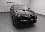 2020 Toyota Highlander in Topeka, KS 66611 - 18129737 14