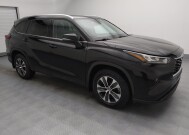 2020 Toyota Highlander in Topeka, KS 66611 - 18129737 11