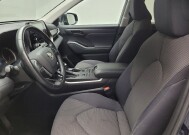 2021 Toyota Highlander in Taylor, MI 48180 - 18129755 17