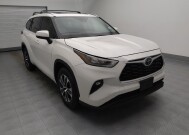 2020 Toyota Highlander in Wichita, KS 67207 - 18129863 13