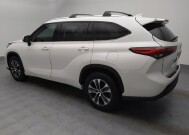 2020 Toyota Highlander in Wichita, KS 67207 - 18129863 3