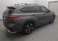 2022 Toyota Highlander in Baton Rouge, LA 70816 - 18129953 10