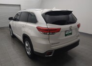 2018 Toyota Highlander in Metairie, LA 70006 - 18130698 5