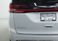 2024 Chrysler Pacifica in Bedford, OH 44146 - 18130801 41