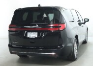 2024 Chrysler Pacifica in Bedford, OH 44146 - 18130803 44