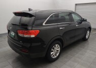 2018 Kia Sorento in Houston, TX 77074 - 18131662 9