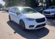 2026 Chrysler Pacifica in Bedford, OH 44146 - 18133132 4
