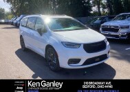 2026 Chrysler Pacifica in Bedford, OH 44146 - 18133132 1