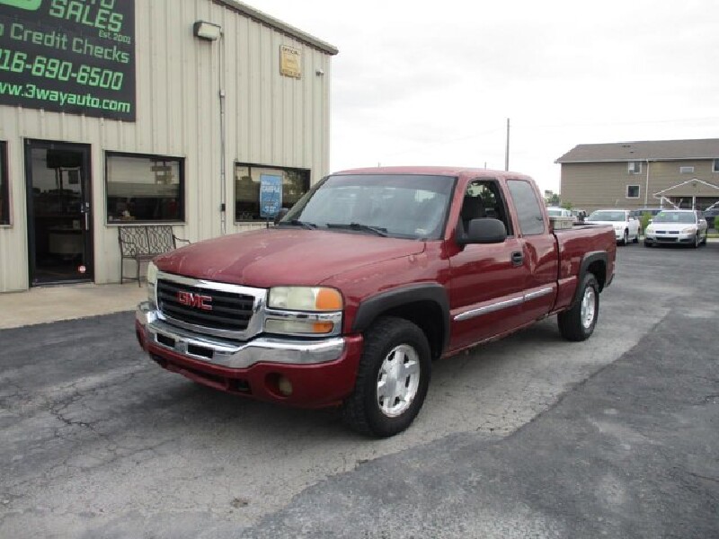 2005 GMC Sierra 1500 in Oak Grove, MO 64075 - 18134826