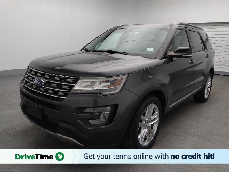 2017 Ford Explorer in Hialeah, FL 33014 - 18135175