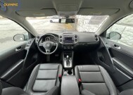 2017 Volkswagen Tiguan in Decatur, GA 30032 - 18135430 21