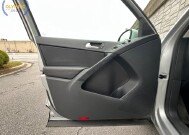 2017 Volkswagen Tiguan in Decatur, GA 30032 - 18135430 43