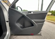 2017 Volkswagen Tiguan in Decatur, GA 30032 - 18135430 44