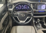 2016 Toyota Highlander in St. Louis, MO 63136 - 18136278 22