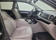 2016 Toyota Highlander in St. Louis, MO 63136 - 18136278 21