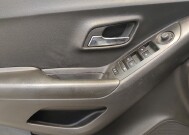 2022 Chevrolet Trax in Cincinnati, OH 45255 - 18136932 27