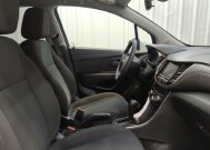 2022 Chevrolet Trax in Cincinnati, OH 45255 - 18136932 21