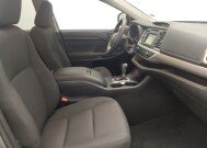 2019 Toyota Highlander in Lauderdale Lakes, FL 33313 - 18137613 21