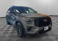 2025 Ford Explorer in Burlington, WI 53105 - 18137749 7
