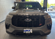 2025 Ford Explorer in Burlington, WI 53105 - 18137749 8