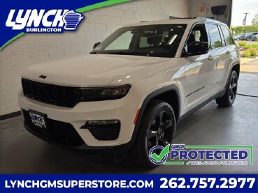 2023 Jeep Grand Cherokee in Burlington, WI 53105