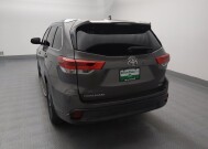 2019 Toyota Highlander in St. Louis, MO 63136 - 18139321 6