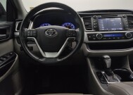 2019 Toyota Highlander in St. Louis, MO 63136 - 18139321 22