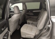 2019 Toyota Highlander in St. Louis, MO 63136 - 18139321 18