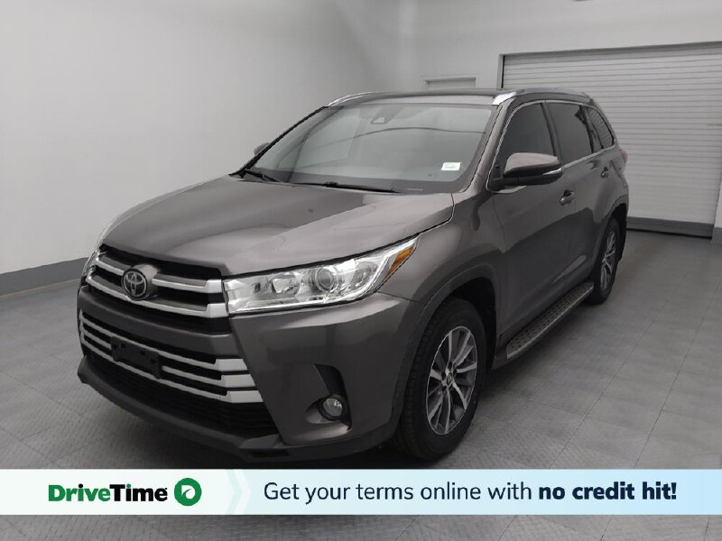 2019 Toyota Highlander in St. Louis, MO 63136 - 18139321