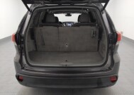 2019 Toyota Highlander in St. Louis, MO 63136 - 18139321 29