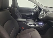 2018 Chevrolet Malibu in Indianapolis, IN 46219 - 18140123 21