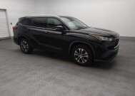 2020 Toyota Highlander in West Palm Beach, FL 33409 - 18140496 11