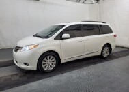 2017 Toyota Sienna in Pittsburgh, PA 15237 - 18141135 2