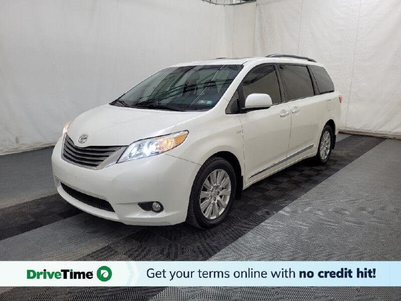 2017 Toyota Sienna in Pittsburgh, PA 15237 - 18141135