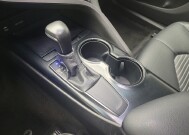2018 Toyota Camry in Eastpointe, MI 48021 - 18141162 26