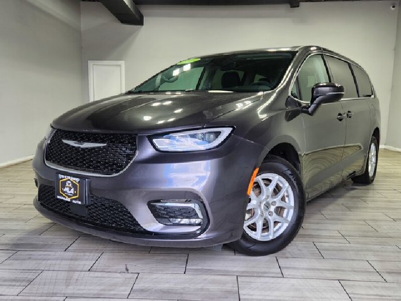 2023 Chrysler Pacifica in Cinnaminson, NJ 08077 - 18141508