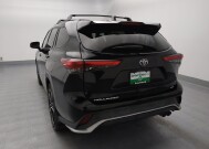 2021 Toyota Highlander in Wichita, KS 67207 - 18141779 6
