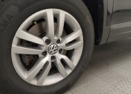2017 Volkswagen Tiguan in Kissimmee, FL 34744 - 18142001 31