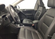 2017 Volkswagen Tiguan in Kissimmee, FL 34744 - 18142001 17