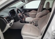 2019 Jeep Cherokee in Downey, CA 90241 - 18142325 17