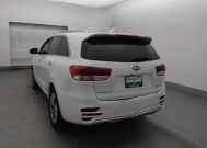 2017 Kia Sorento in Tampa, FL 33612 - 18142772 5