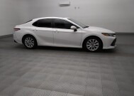 2018 Toyota Camry in Oklahoma City, OK 73139 - 18142960 11