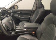2021 Toyota Highlander in Lombard, IL 60148 - 18143151 17