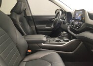 2021 Toyota Highlander in Lombard, IL 60148 - 18143151 21