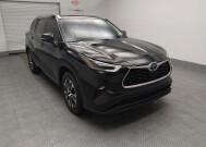 2021 Toyota Highlander in Lombard, IL 60148 - 18143151 13