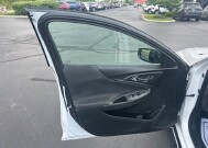 2019 Chevrolet Malibu in Marysville, OH 43040 - 18143803 8