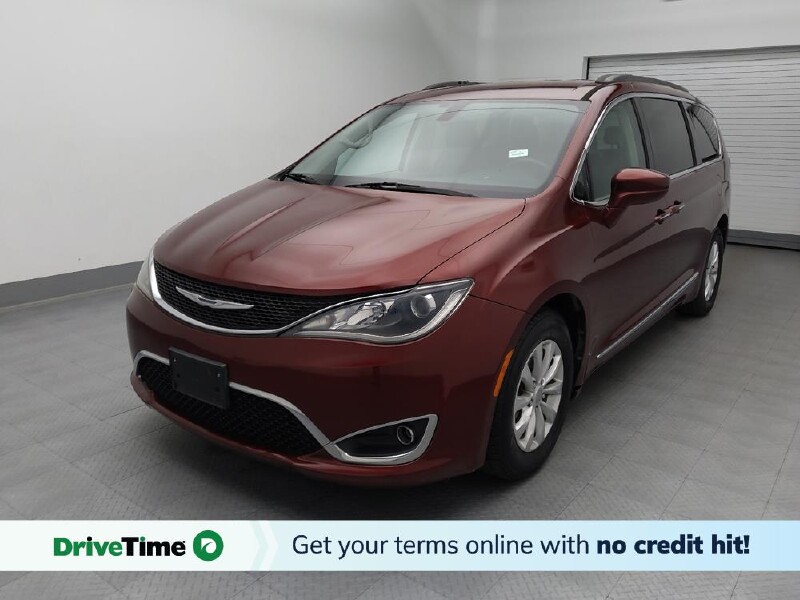 2017 Chrysler Pacifica in Gladstone, MO 64118 - 18144202