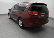 2017 Chrysler Pacifica in Gladstone, MO 64118 - 18144202 5