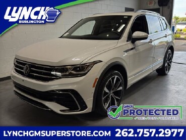 2022 Volkswagen Tiguan in Burlington, WI 53105