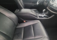 2019 Toyota Highlander in Tallahassee, FL 32304 - 18144707 21